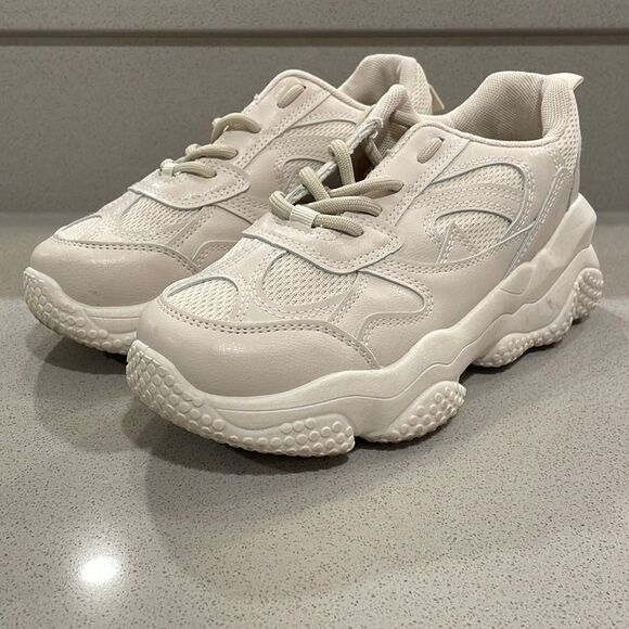 Lace Up Front Wide Fit Chunky Sneaker Womens size EUR 37 Minimal Use Great Cond… - Picture 1 of 6